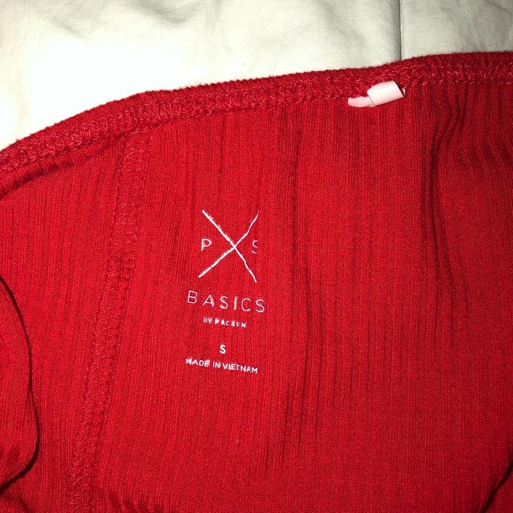 Red crop top - Picture 3 of 3